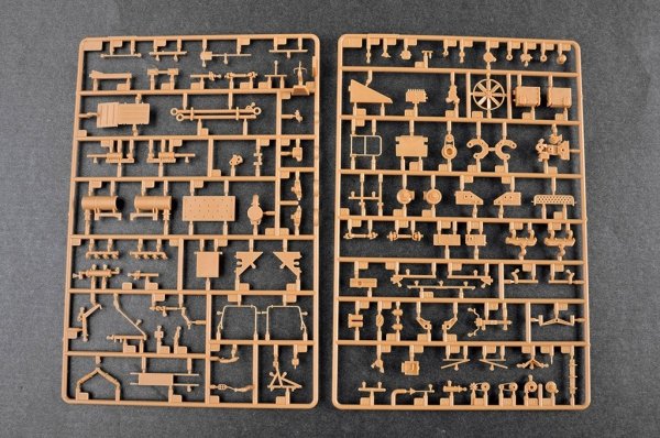 Trumpeter 01086 BAZ-6403 with ChMZAP-9990-071 trailer 1/35