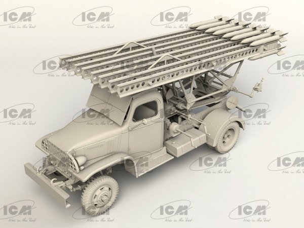 ICM 35596 BM-13-16 on G7107 chassis with Soviet crew 1/35