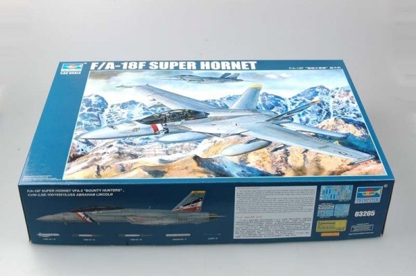Trumpeter 03205 F/A-18F Super Hornet (1:32)