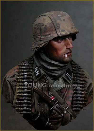 Young Miniatures YM1804 German Waffen SS Ardennes 1944 1/10