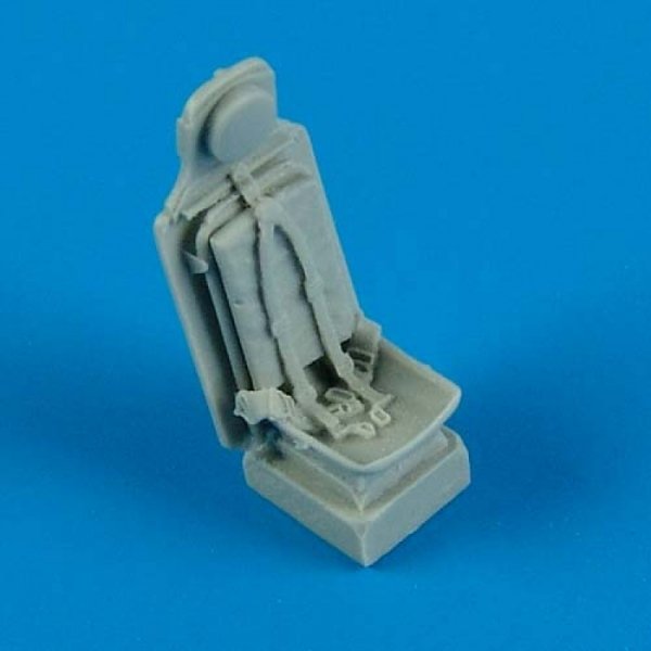 Quickboost QB72397 P-51D Mustang seat with safety belts 1/72