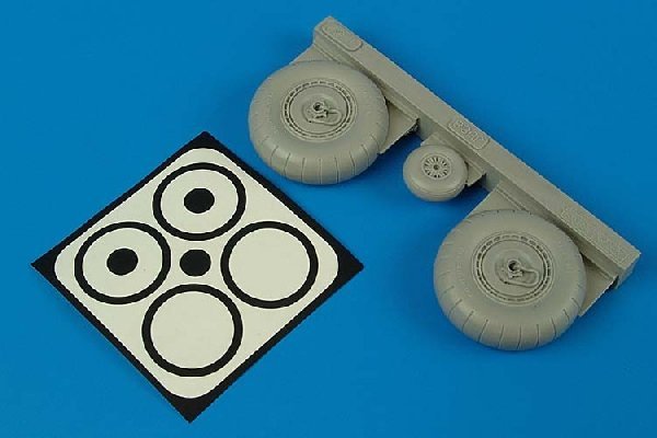 Aires 2086 Junkers Ju 88A-1 wheels &amp; paint masks 1/32 Revell