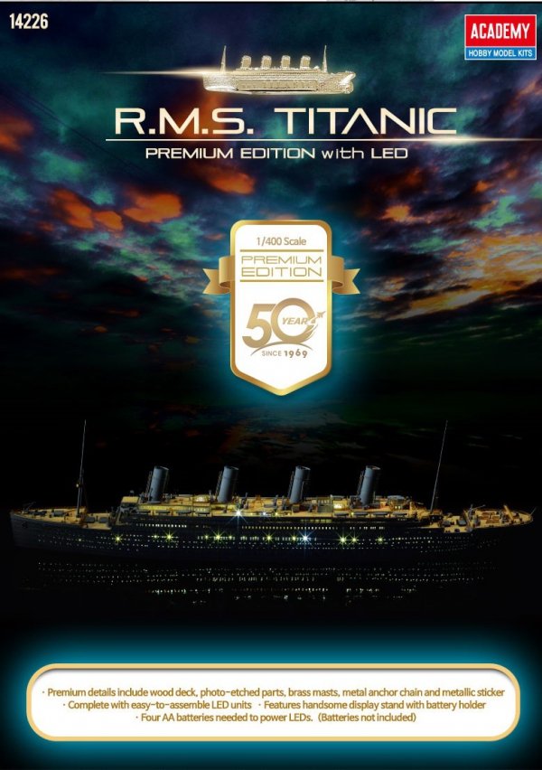 Academy 14226 R.M.S. Titanic Premium Edition with LED Units 1/400