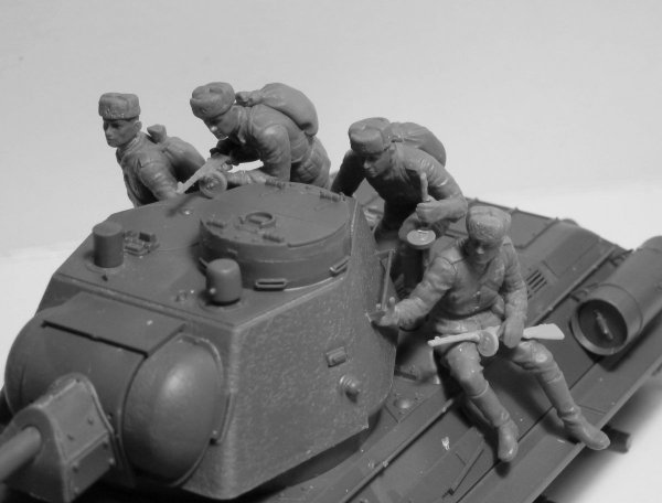 ICM 35640 Soviet Tank Riders (1943-1945) 4 figures 1/35