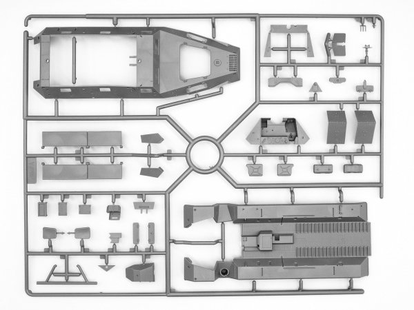 ICM 35107 "Stuka zu Fuss" Sd.Kfz. 251/1 Ausf.B WWII German MLRS 1/35