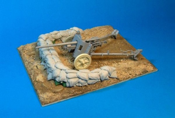 Panzer Art RE35-183 North Africa light anti-tank gun stand 1/35