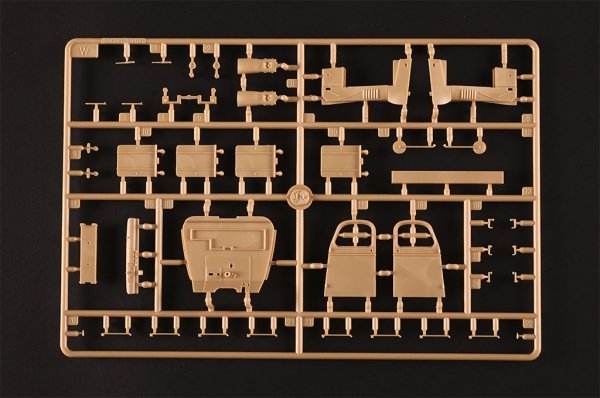 I Love Kit 63567 CCKW-352 with M2A1 105MM Howitzer - Machine Gun Turret Version 1/35