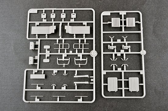 Trumpeter 01065 MAZ-537G Late Production type with ChMZAP-9990 semi-trailer 1/35