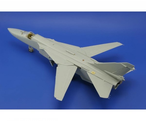 Eduard 48695 Su-24M Fencer D exterior 1/48 Trumpeter