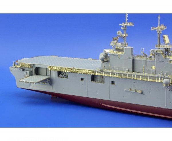 Eduard 17033 USS Wasp LHD-1 HOBBY BOSS 1/700