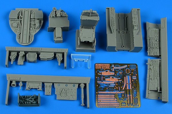 Aires 2285 MiG-21MF Fishbed J cockpit set - early v. TRUMPETER 1/32