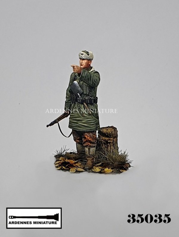 Ardennes Miniature 35035 GERMAN SOLDIER WINTER 1944-1945 1/35