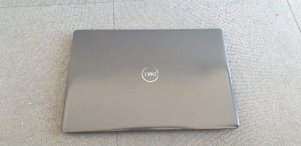 Notebook Dell Inspiron 5570 black 15,6 FHD i5-8250U 8GB SSD256GB Radeon R7 M460 4GB W11P