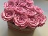 Różowe wieczne róze w małym boxe heart