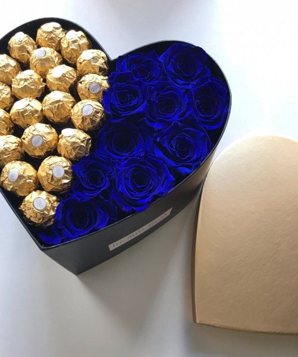 Box serce róże wieczne i  Ferrero Rocher