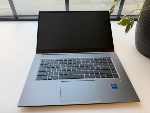 HP Inc. Notebook poleasingowy HP ZBook Studio G8 Core i7-11850H (11-gen.)2,5 GHz / 32 GB / 240 SSD NVME / 15,6'' FullH