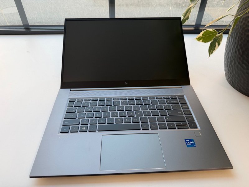 HP Inc. Notebook poleasingowy HP ZBook Studio G8 Core i7-11850H (11-gen.)2,5 GHz ^ 32 GB ^ 240 SSD NVME ^ 15,6'' FullH