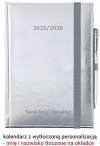 kalendarz zamykany na gumkę z imieniem i nazwiskiem na okładce dla nauczyciela na rok 2025/26