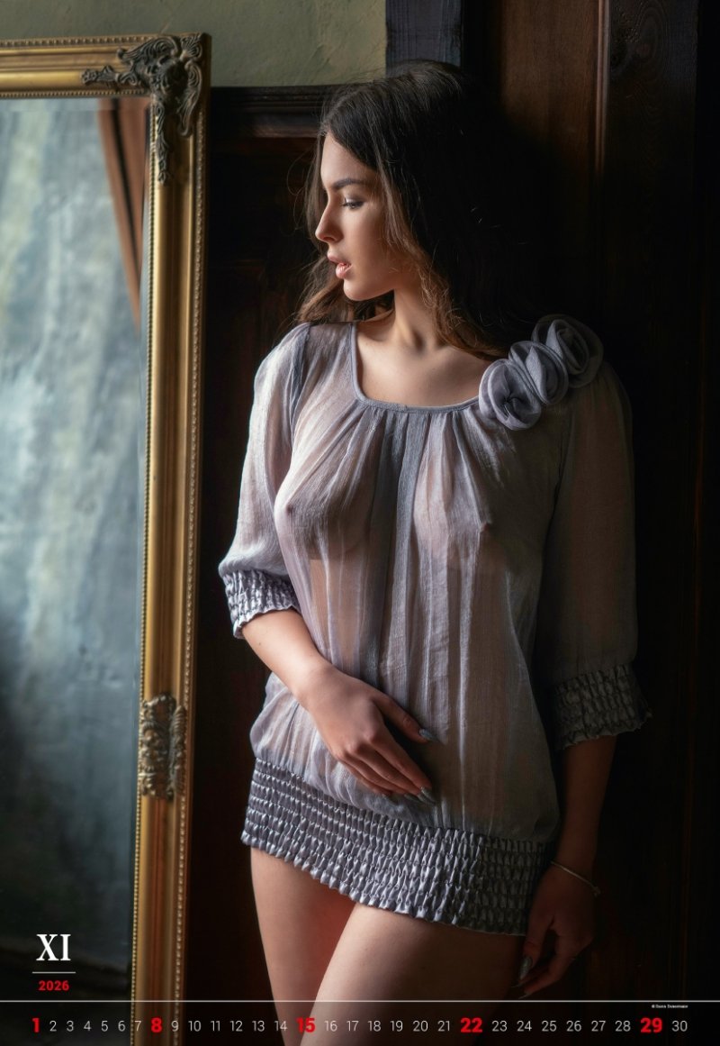 ścienny 14-planszowy kalendarz z modelkami na rok 2026