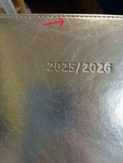 Kalendarz nauczyciela 2025/2026 A5 tygodniowy zamykana na gumkę NEBRASKA srebrna (gumki szare) Gatunek II