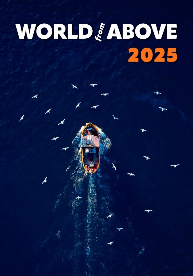 Zdjęcie okładki w kalendarzu ściennym World from Above 2025 wydawnictwa Helma