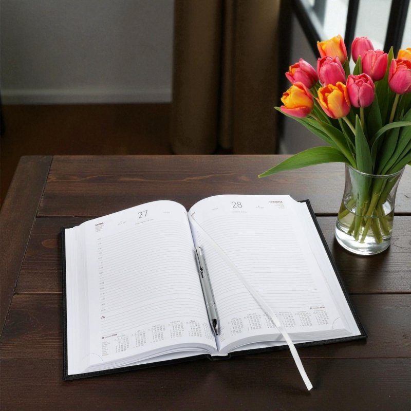 Kalendarz książkowy 2026 B5 dzienny papier biały drukowane registry oprawa ALUMINIUM granatowa