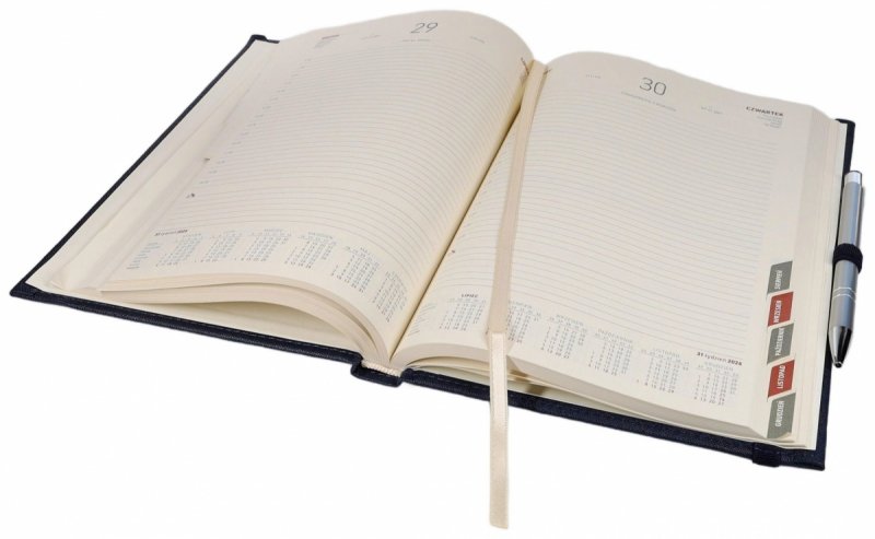 Kalendarz książkowy 2026 B5 dzienny papier chamois wycinane registry oprawa z zamykaniem na gumkę i mocowaniem na długopis ROSSA VIU czerwona Z NADRUKIEM LOGO