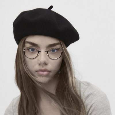 Beret czarny klasyczny miękki z antenką