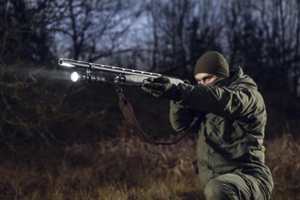 Latarka Armytek Predator PRO MAX 3000 lm