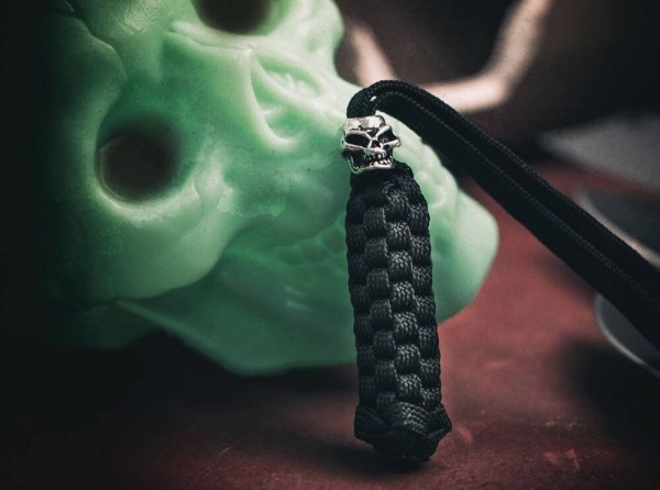 Böker Plus Black Skull Lanyard