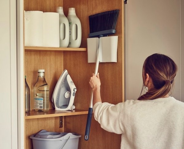 JJ-Miotła z wieszakiem, niebieska, CleanStore