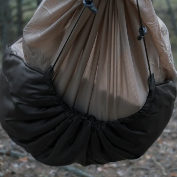 Podpinka Underquilt TigerWood Marra 2.0 Climashield Apex 4.0 230 cm, czarna