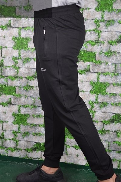 Spodnie męskie dresowe czarne ze ściągaczem Cramp.