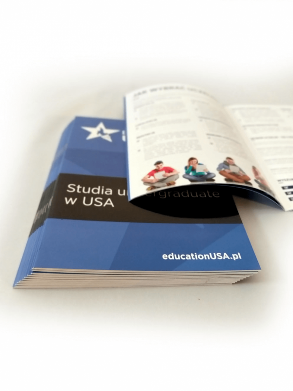 katalog A5, druk pełnokolorowy obustronny 4+4, na papierze kredowym, okładka - kreda 250 g + środki 130 g, 48 str., 250 sztuk