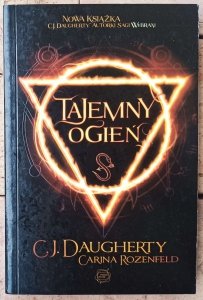  CJ Daugherty • Tajemny ogień