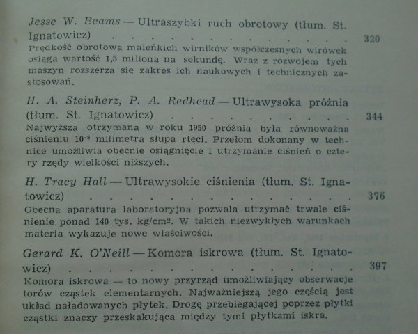 praca zbiorowa • W laboratoriach fizyków