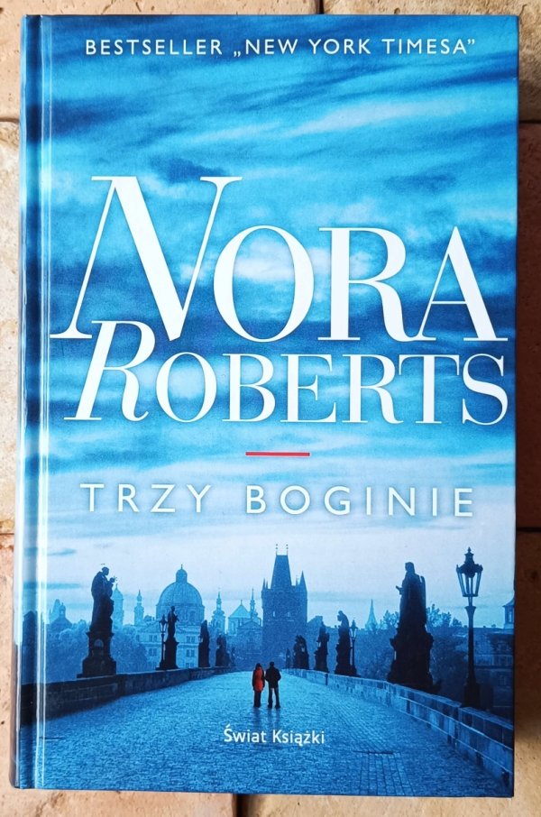 Nora Roberts • Trzy boginie - okładka