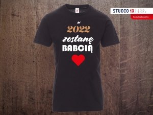 Koszulka z nadrukiem czarna - W 2023 zostanę babcią