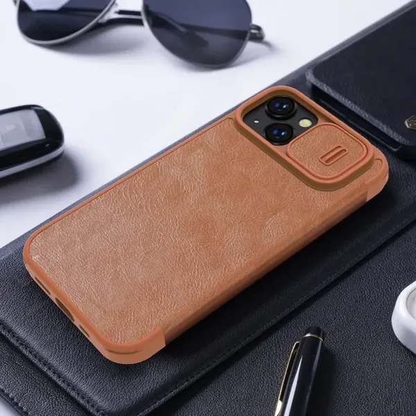 Nillkin Qin Leather Pro Case etui iPhone 14 Plus osłona na aparat kabura pokrowiec obudowa z klapką brązowy