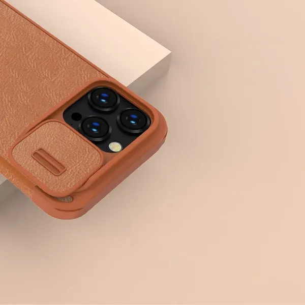 Nillkin Qin Leather Pro Case etui iPhone 14 Pro Max osłona na aparat kabura pokrowiec obudowa z klapką brązowy