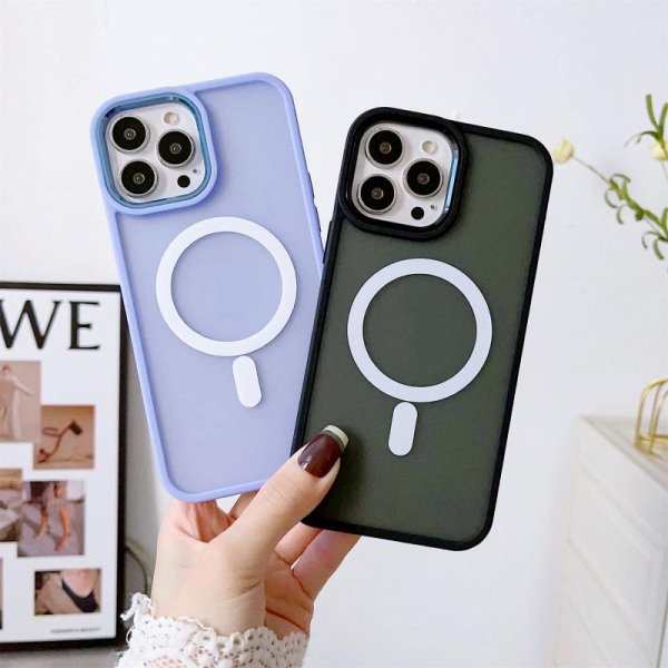 Magnetyczne etui z MagSafe Color Matte Case do iPhone 15 Pro Max - zielone