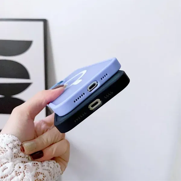 Magnetyczne etui z MagSafe Color Matte Case do iPhone 15 Pro - fioletowe