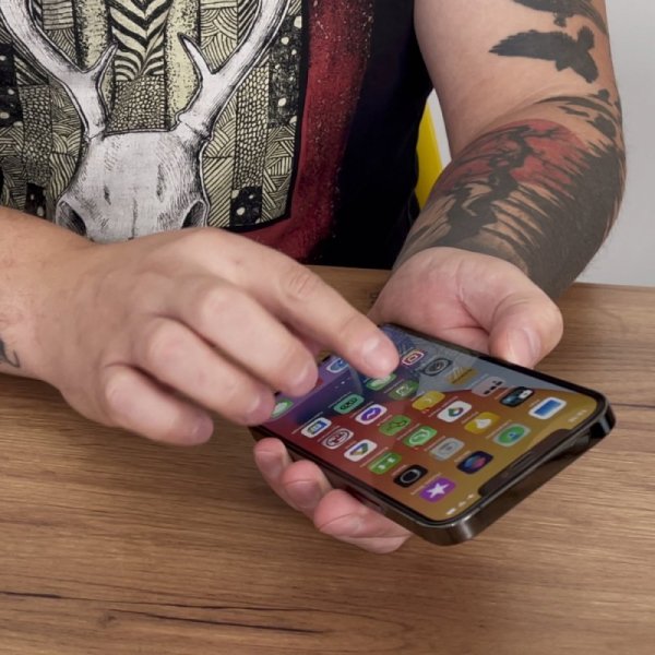 Wozinsky super wytrzymałe szkło hartowane Full Glue na cały ekran z ramką Case Friendly iPhone 13 mini czarny