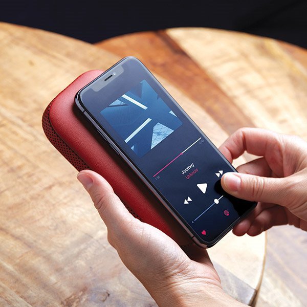 Lexon Powersound Powerbank indukcyjny5000 mAh z głośnikiem bluetooth czerwony/red LA128R