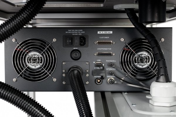 LASER-MARKING CABINET FOR THE USE IN CABLE MARKING