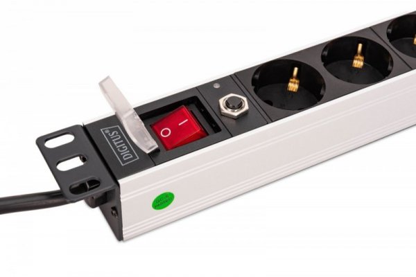 Digitus Listwa zasilająca PDU Rack 19" z zabezpieczeniem przeciążeniowym, 8 gniazd Schuko CEE 7/3 (45°), kabel 2m wtyk Unis