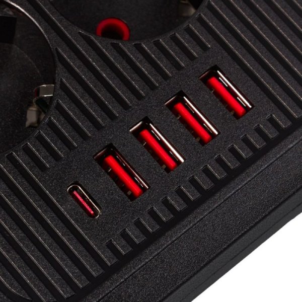 Maclean Listwa zasilająca MCE391 B 6 gniazd 4xUSB-A 1xUSB-C, 110-240V AC 50/60Hz, 2.1A max 2500W, czarna