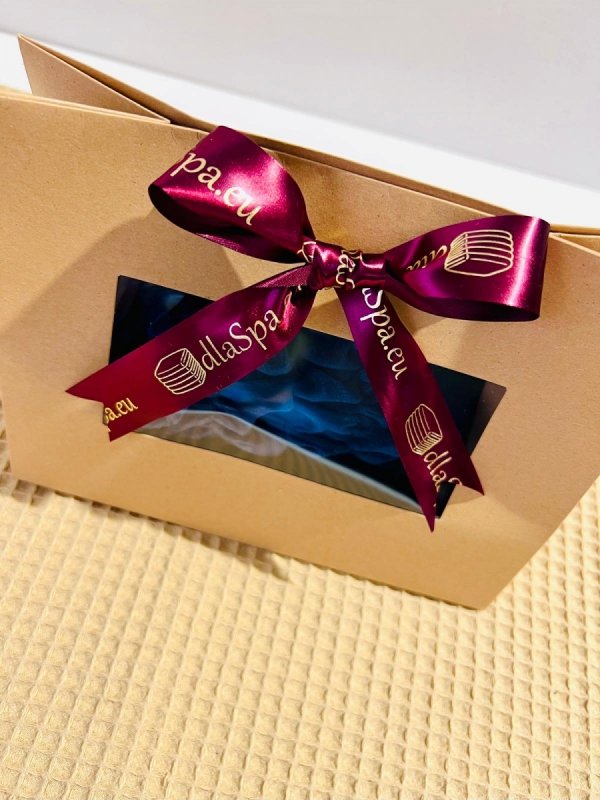 Wstążka bordowa ze złotym. 