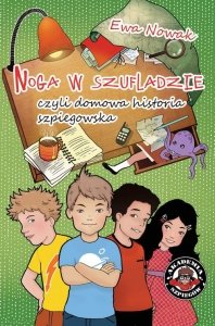 Noga w szufladzie czyli domowa historia szpiegostwa