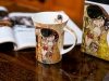 Kubek - G. Klimt, Pocałunek (kremowe tło, CARMANI)